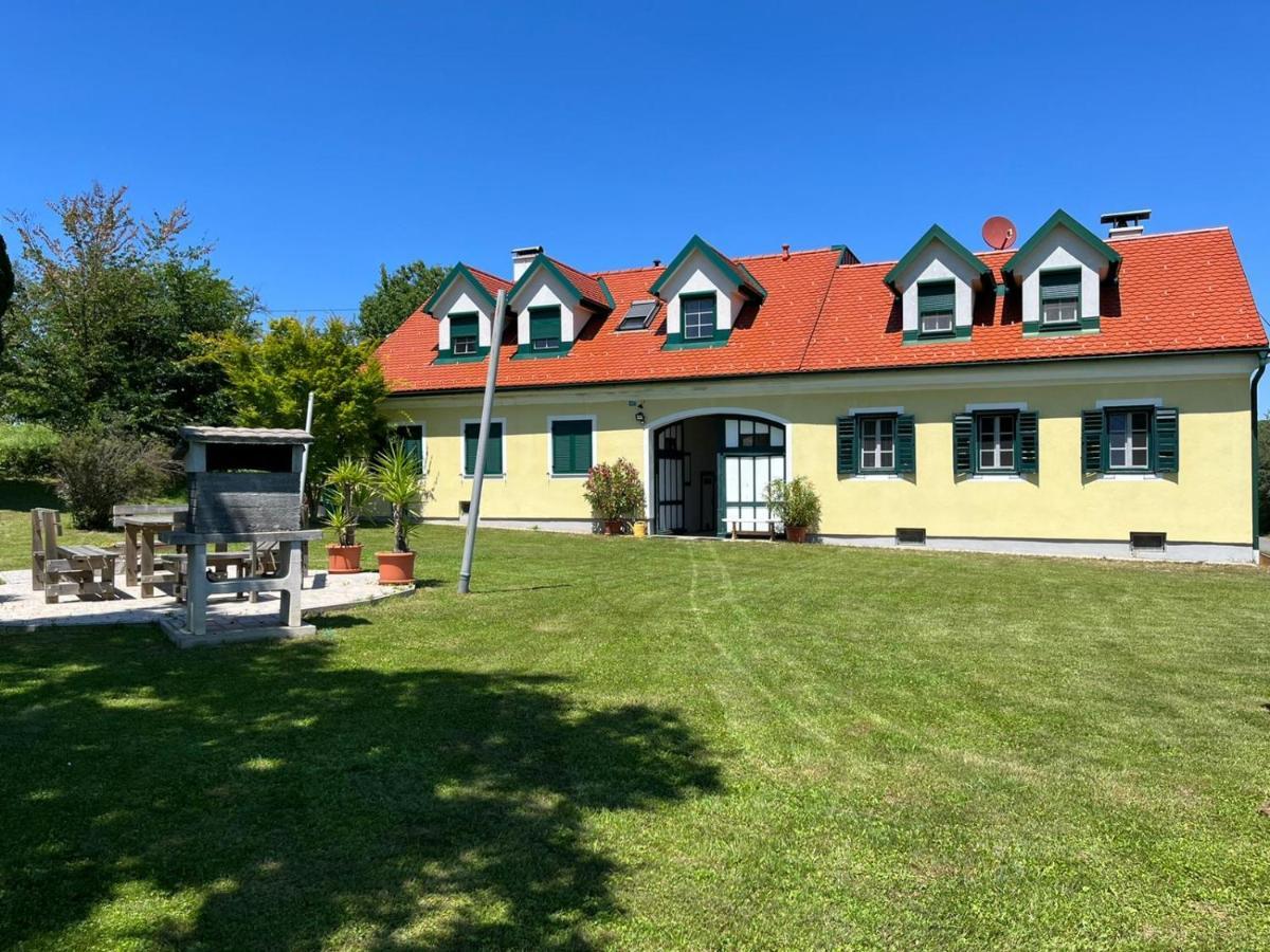Landhaus Dasthomas Henndorf im Burgenland Exterior photo